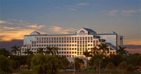 hotels deerfield wi
